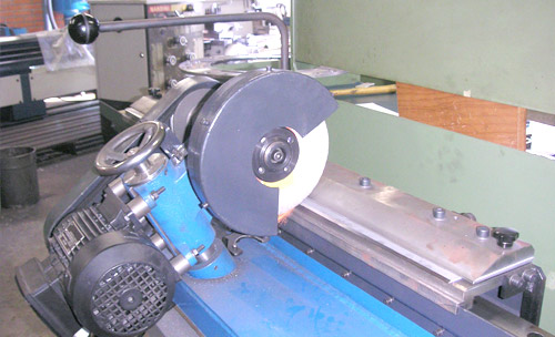 Blade sharpener machine